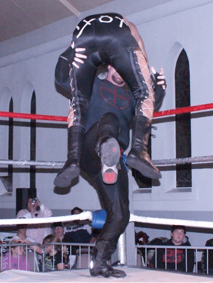 125_rwi_wrestleroast_102807.jpg